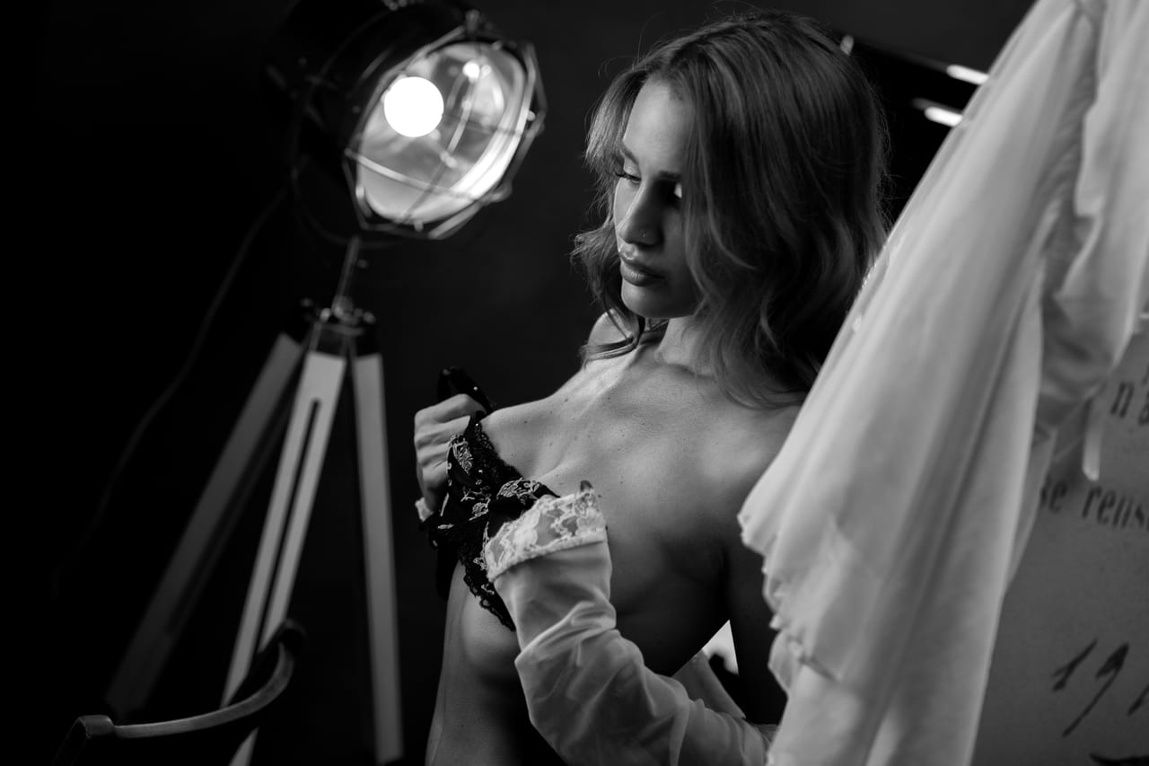 Künstlerische Akt-, Boudoir- & Porträtfotografie — Ergebnis aus einem PR-Arts After-Work-Workshop bei Stuttgart (8)