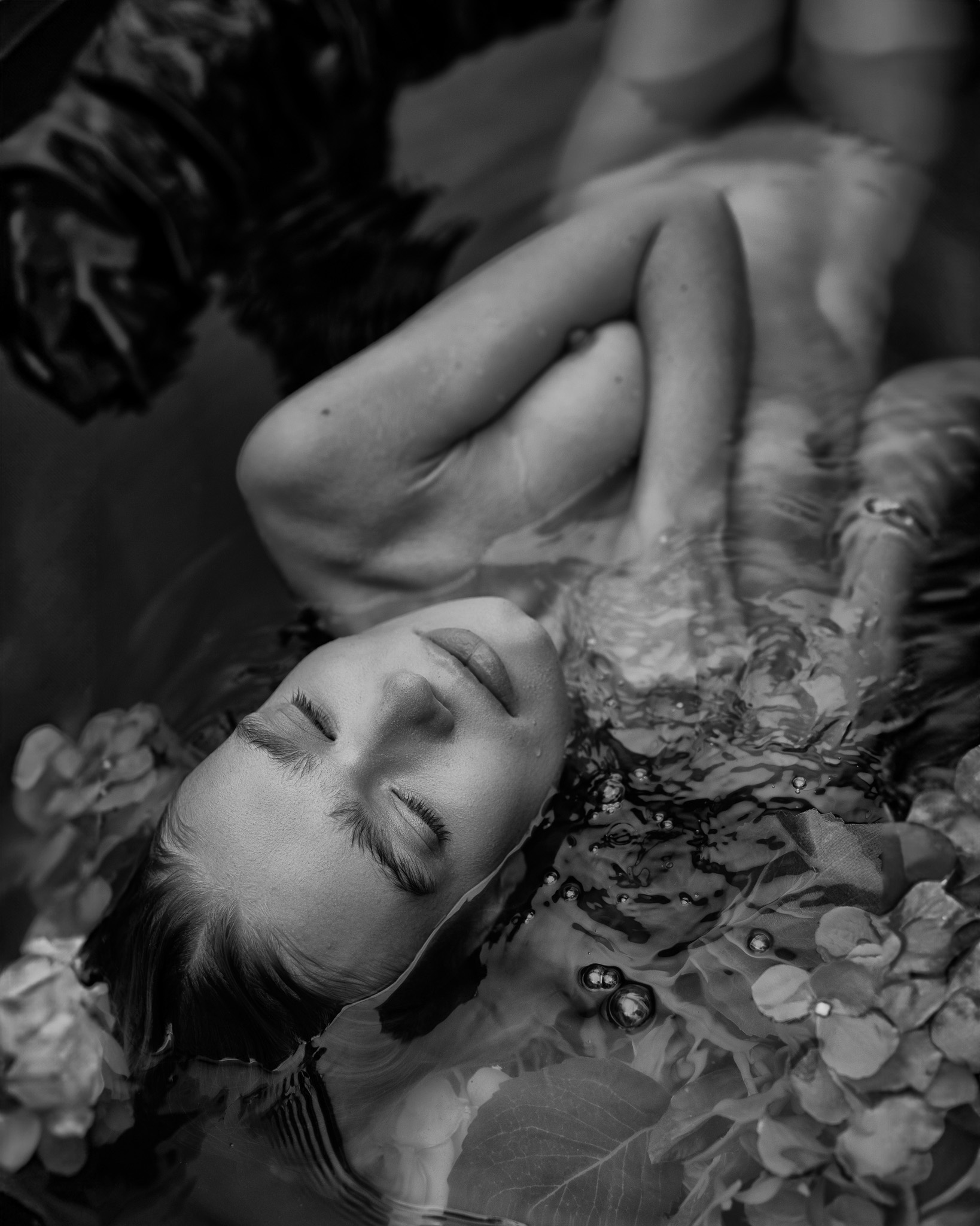Wasser-Akt Workshop Stuttgart — Mathilde Dottir, Ophelia-Wassersetup, Fine Art Schwarzweiß