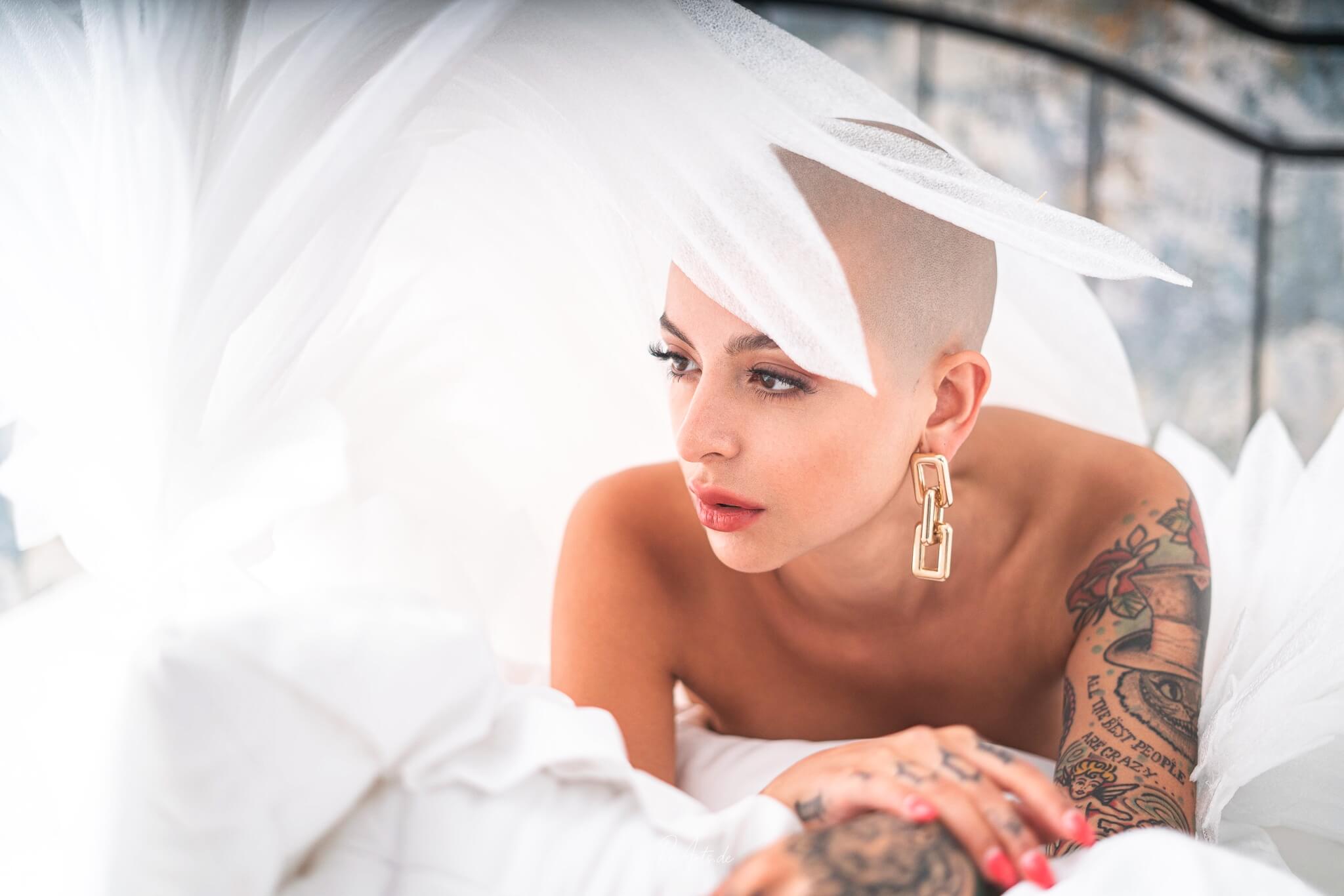 Beauty-Akt Fotografie – klares, reduziertes Aktbild im Studio